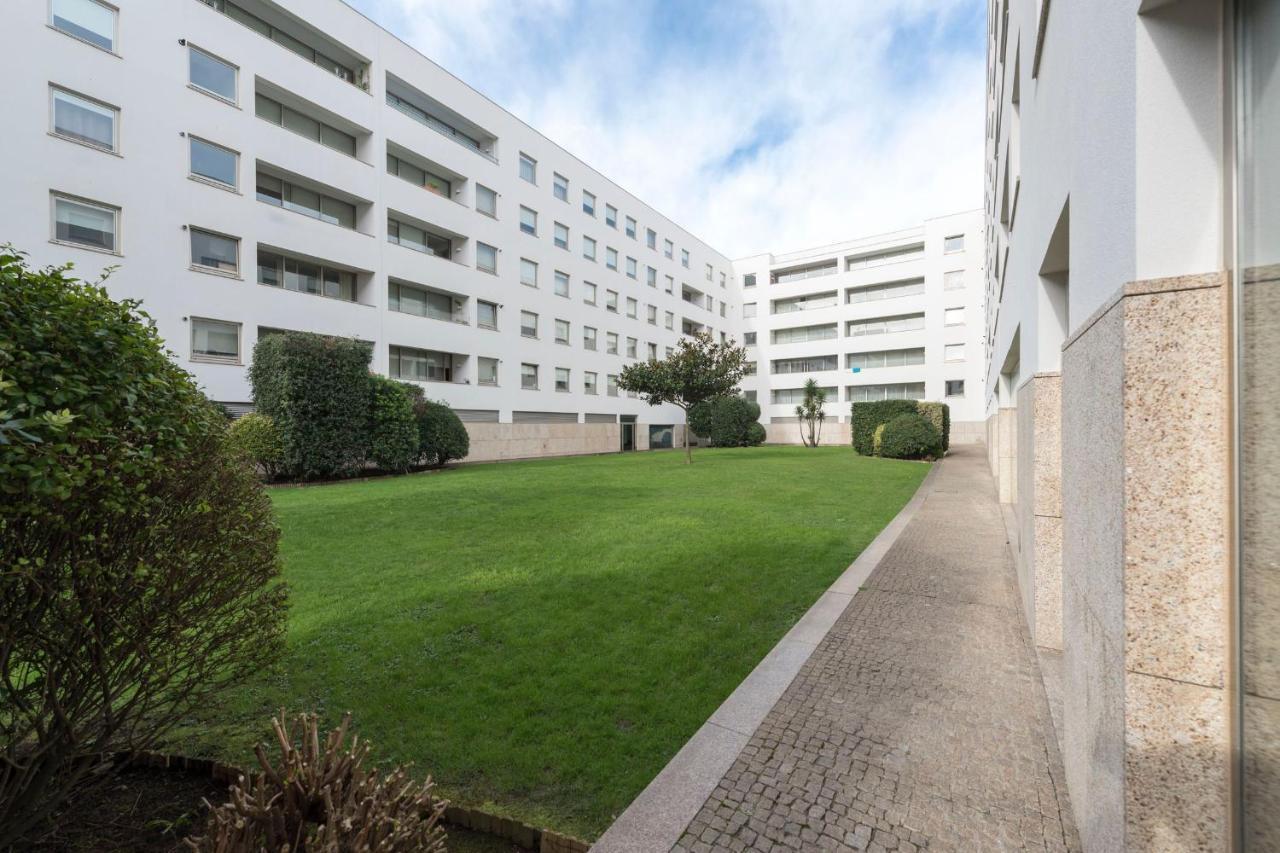 Lovelystay - Oporto Beach Apartment With 2 Free Parking Spots Matosinhos  Exteriör bild